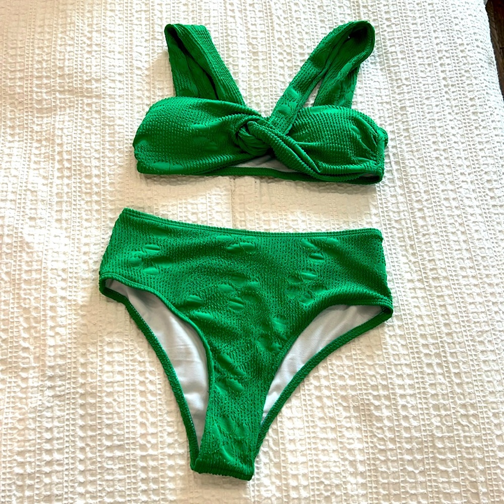 💚✨Cutest Kelly Green Bikini Set! - XS - Preppy! High waisted, cross over top✨💚